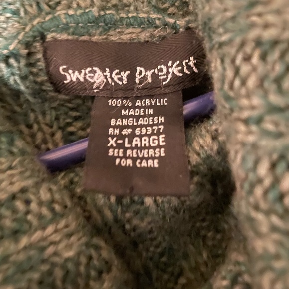 Woman - Picture 3 of 6